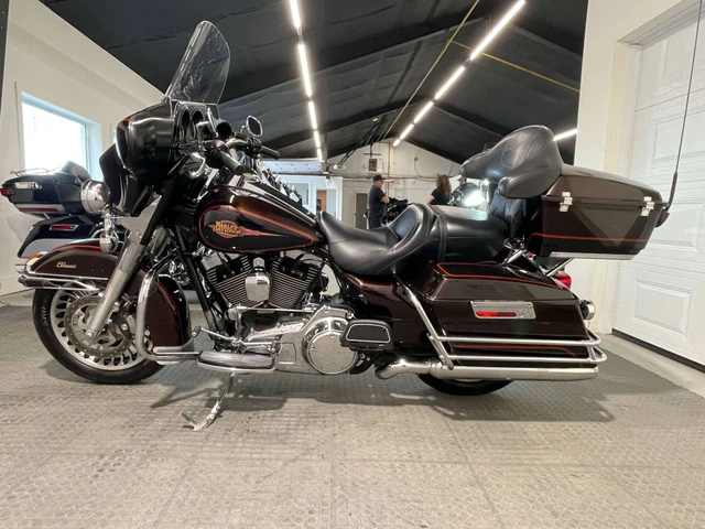 2011 Harley-Davidson, červená, 61 506 km, dovoz Kanada — foto 3 z 5
