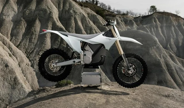 2025, 1 km, dovoz Kanada — foto 3 z 3