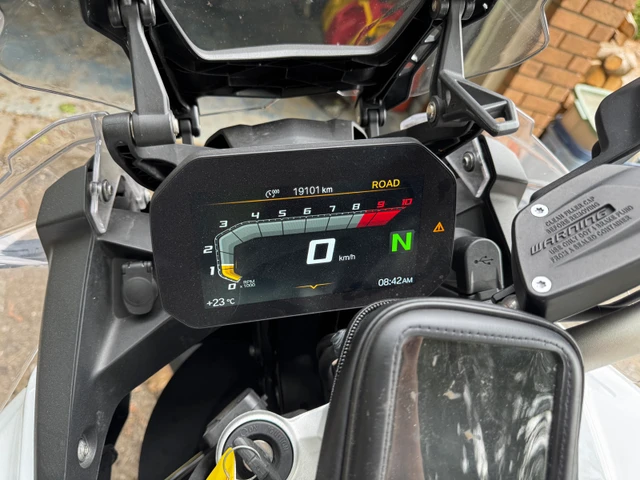 2022 BMW, 19 200 km, dovoz Kanada — foto 2 z 5