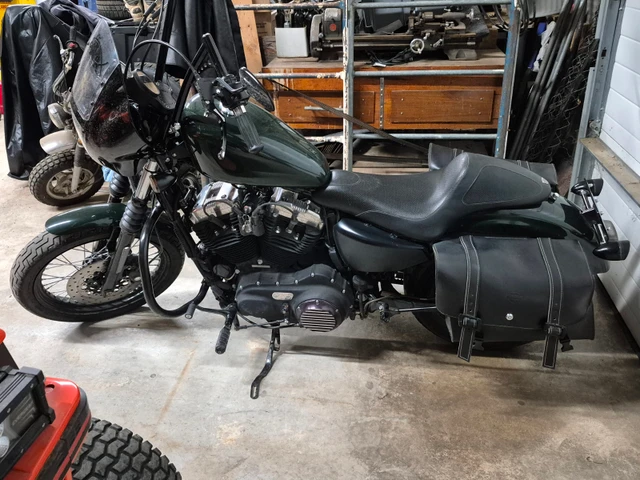 2011 Harley-Davidson, 8 000 km, dovoz Kanada — foto 2 z 4