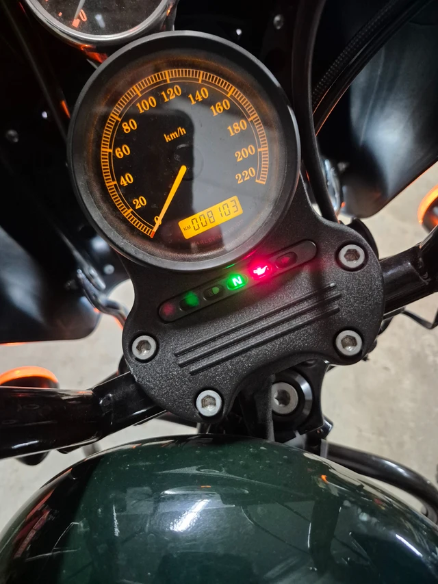 2011 Harley-Davidson, 8 000 km, dovoz Kanada — foto 4 z 4