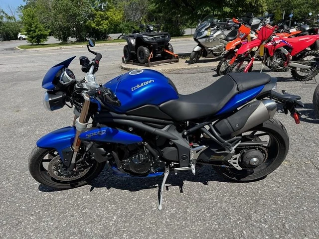 2014 Triumph, 25 650 km, dovoz Kanada — foto 3 z 5