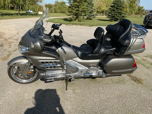 2003 Honda, 69 000 km, dovoz Kanada — foto 2 z 5