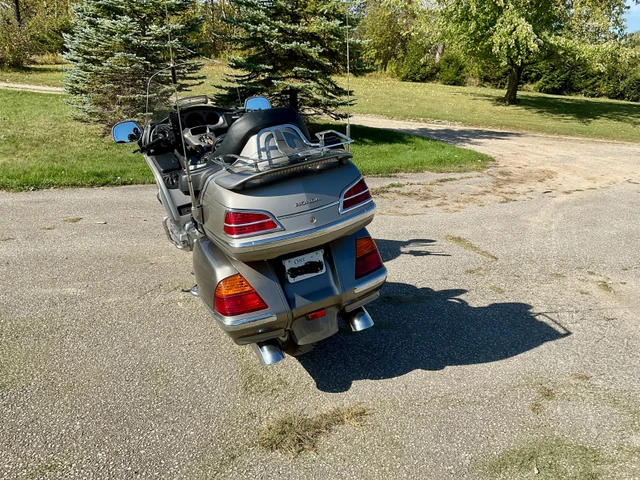 2003 Honda, 69 000 km, dovoz Kanada — foto 4 z 5
