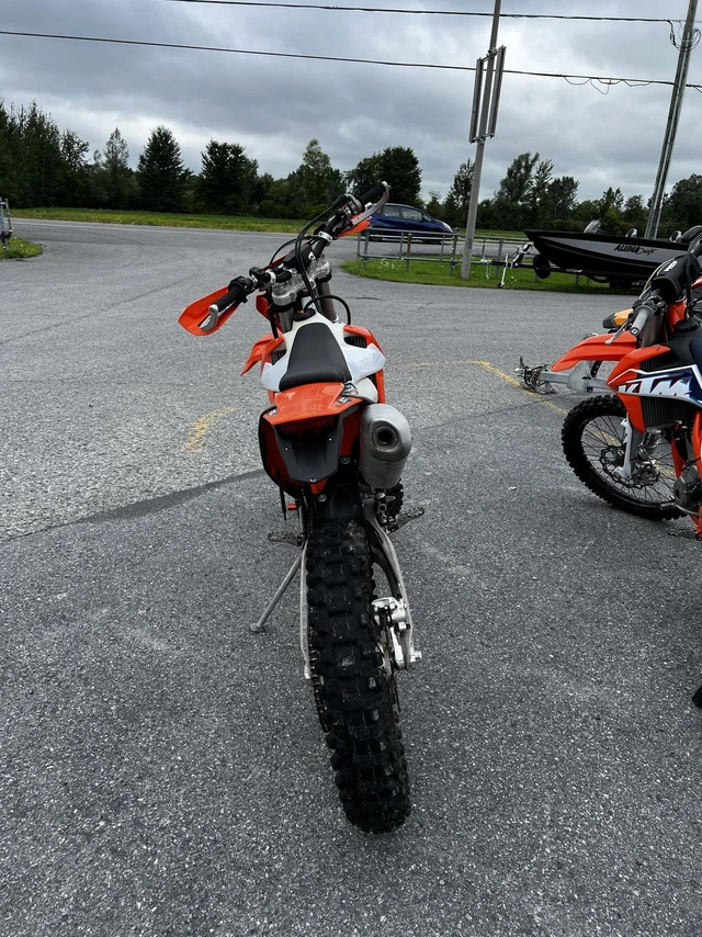 2021 KTM, 1 km, dovoz Kanada — foto 3 z 5