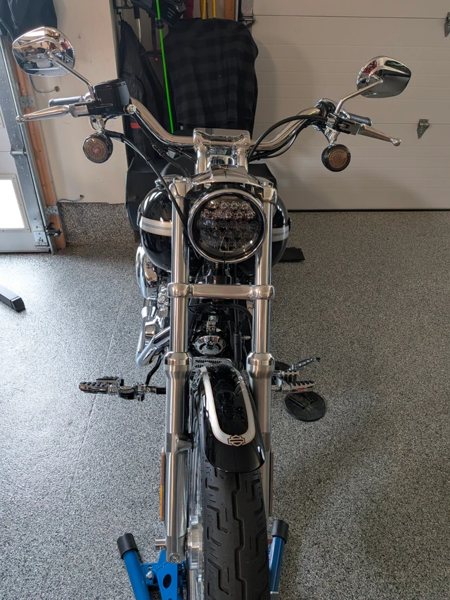 2003 Harley-Davidson, 8 400 km, dovoz Kanada — foto 2 z 5
