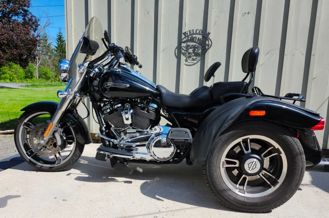 2018 Harley-Davidson, 18 950 km, dovoz Kanada — foto 4 z 5