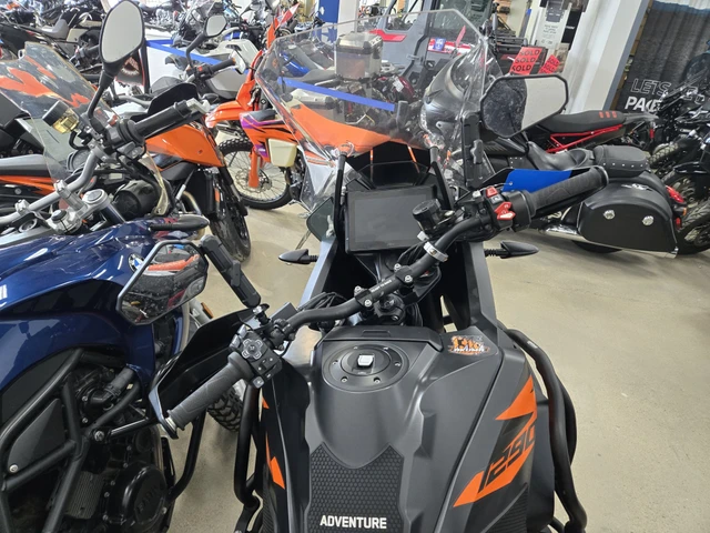 2023 KTM, 21 879 km, dovoz Kanada — foto 3 z 3