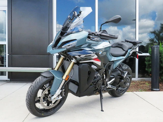 2026 BMW, zelená, 1 km, dovoz Kanada — foto 2 z 5