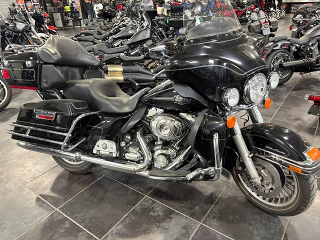 2011 Harley-Davidson, 69 427 km, dovoz Kanada — foto 2 z 5