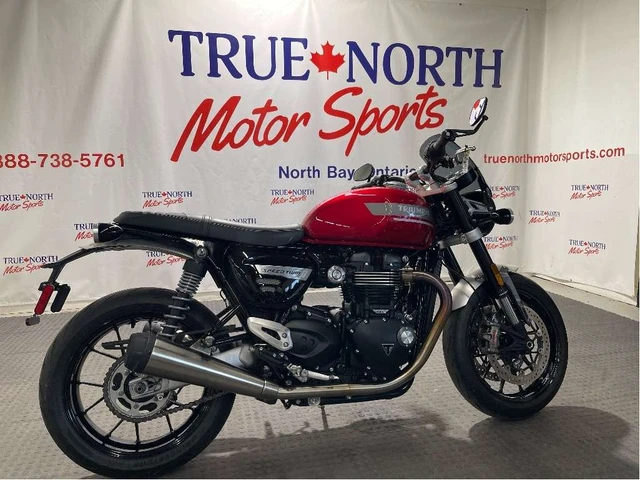 2023 Triumph, červená, 4 992 km, dovoz Kanada — foto 2 z 5