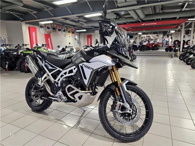 2025 Triumph, 1 km, dovoz Kanada — foto 2 z 5