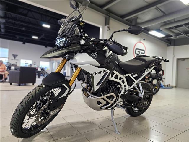 2025 Triumph, 1 km, dovoz Kanada — foto 4 z 5