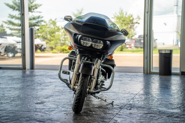 2015 Harley-Davidson, červená, 9 528 km, dovoz Kanada — foto 2 z 5
