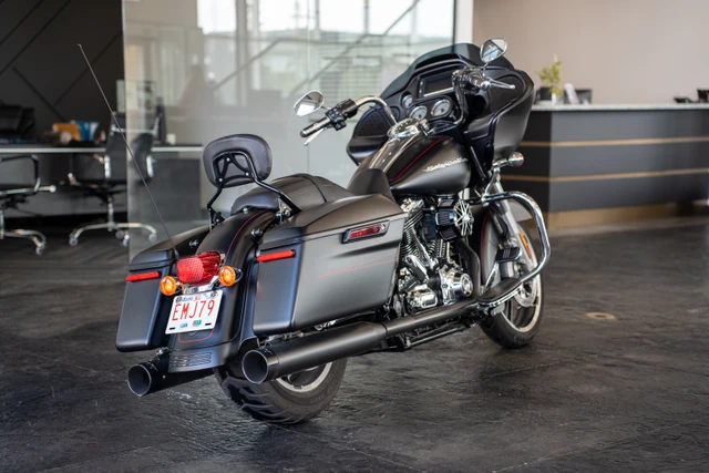 2015 Harley-Davidson, červená, 9 528 km, dovoz Kanada — foto 5 z 5