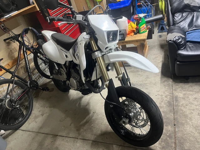 2021 Suzuki, 1 927 km, dovoz Kanada — foto 2 z 3