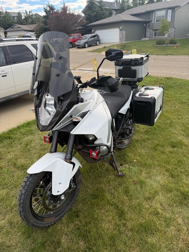 2016 KTM, červená, 33 000 km, dovoz Kanada — foto 2 z 4