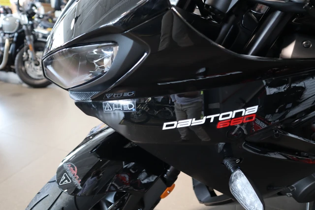 2026 Triumph, černá, dovoz Kanada — foto 5 z 5