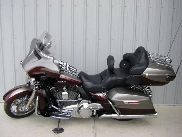 2015 Harley-Davidson, 17 234 km, dovoz Kanada — foto 4 z 5