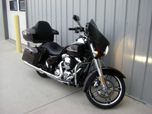 2014 Harley-Davidson, 19 989 km, dovoz Kanada — foto 2 z 5