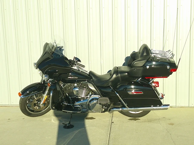 2014 Harley-Davidson, 44 003 km, dovoz Kanada — foto 4 z 5