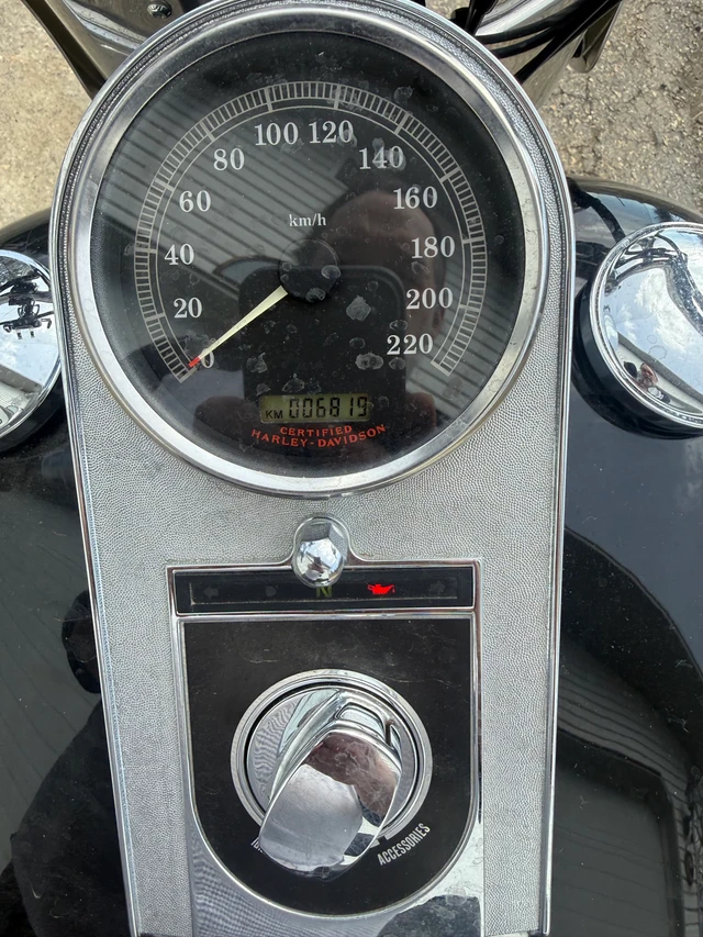 2005 Harley-Davidson, červená, 6 819 km, dovoz Kanada — foto 3 z 4