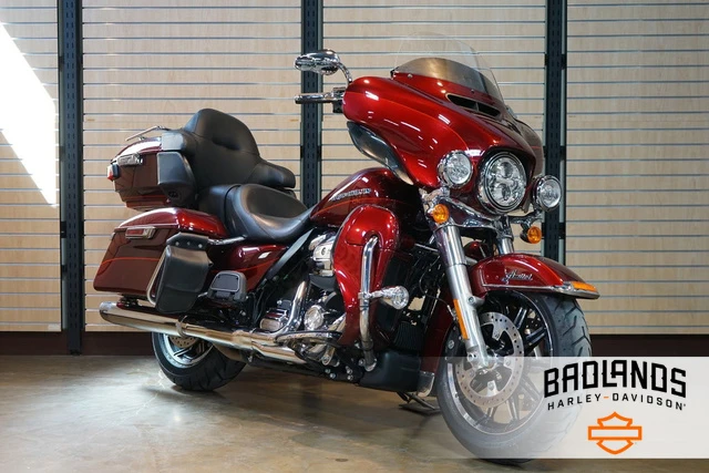 2017 Harley-Davidson, 25 936 km, dovoz Kanada — foto 1 z 5 2017 Harley-Davidson, 25 936 km, dovoz Kanada — foto 1 z 5