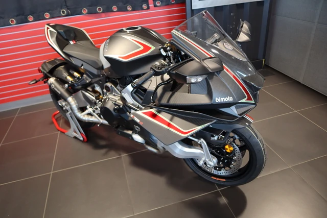 2025, dovoz Kanada — foto 2 z 5