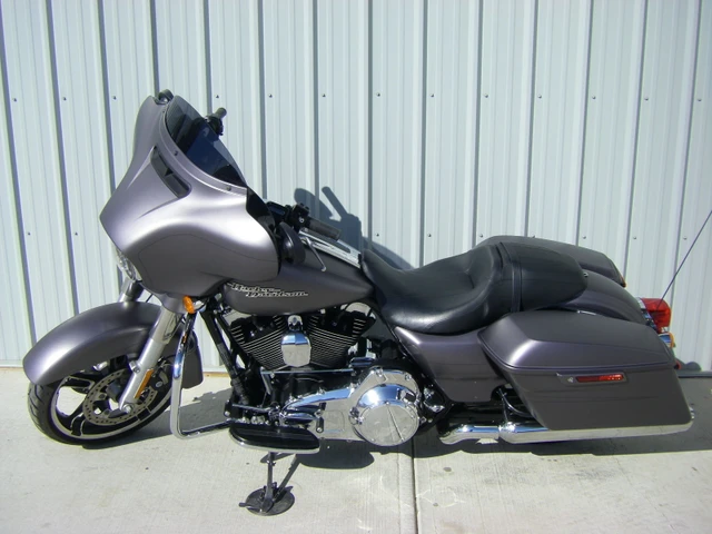 2016 Harley-Davidson, 39 335 km, dovoz Kanada — foto 4 z 5