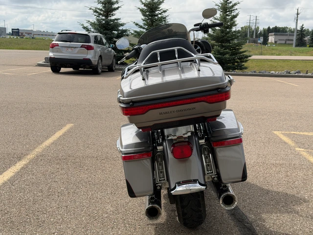 2017 Harley-Davidson, červená, 65 743 km, dovoz Kanada — foto 5 z 5