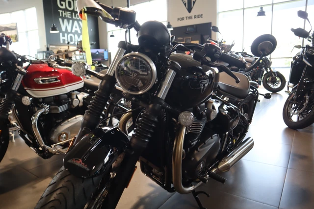 2026 Triumph, dovoz Kanada — foto 5 z 5