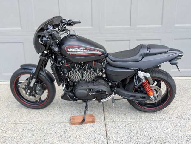 2011 Harley-Davidson, 8 800 km, dovoz Kanada — foto 2 z 5