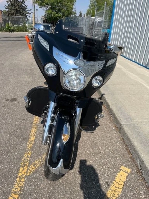 2016 Indian, černá, dovoz Kanada — foto 3 z 5