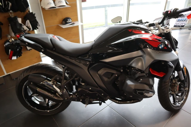 2026 BMW, 1 km, dovoz Kanada — foto 2 z 5