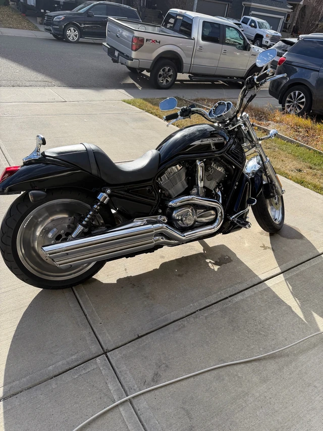 2004 Harley-Davidson, 10 500 km, dovoz Kanada — foto 4 z 5