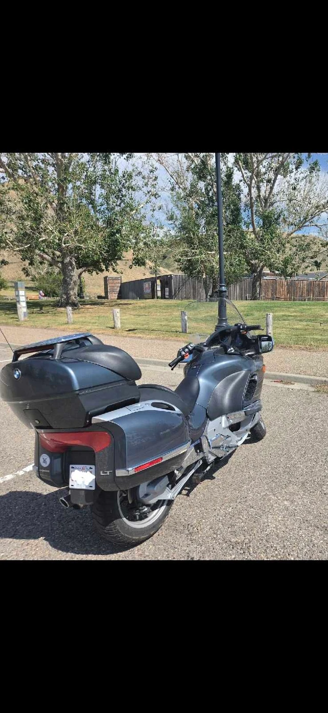 2004 BMW, 96 000 km, dovoz Kanada — foto 2 z 5