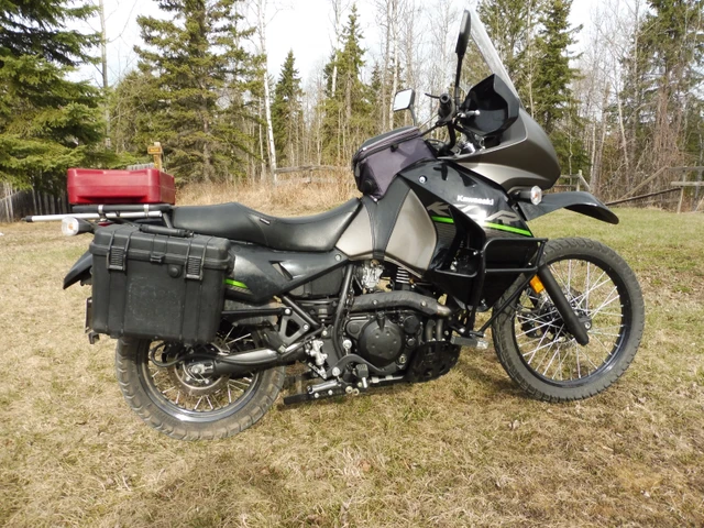 2014, červená, 25 000 km, dovoz Kanada — foto 2 z 2