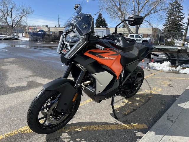2027 KTM, dovoz Kanada — foto 4 z 5
