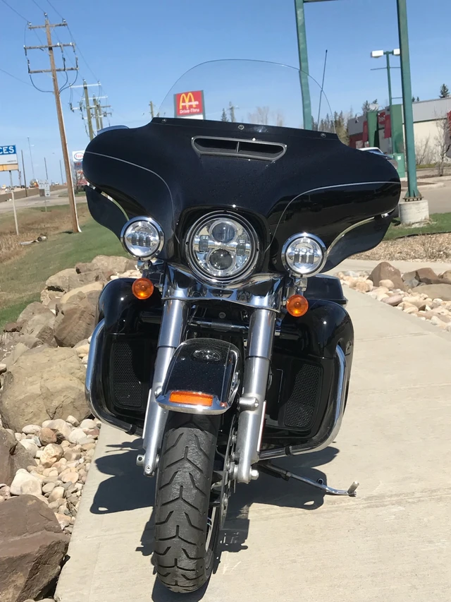 2017 Harley-Davidson, červená, 34 466 km, dovoz Kanada — foto 2 z 5