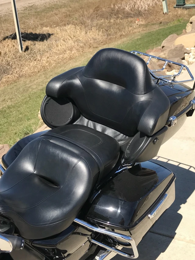 2017 Harley-Davidson, červená, 34 466 km, dovoz Kanada — foto 3 z 5