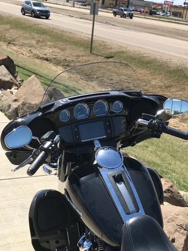 2017 Harley-Davidson, červená, 34 466 km, dovoz Kanada — foto 4 z 5