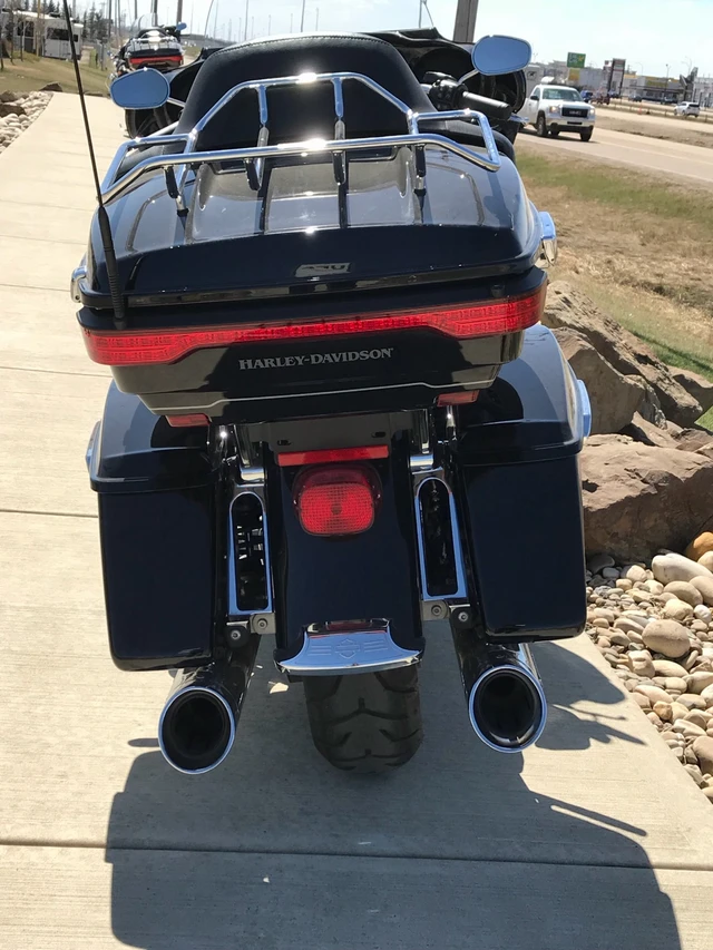 2017 Harley-Davidson, červená, 34 466 km, dovoz Kanada — foto 5 z 5