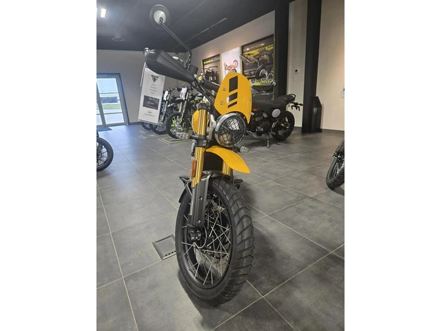 2026 Triumph, 1 km, dovoz Kanada — foto 2 z 5