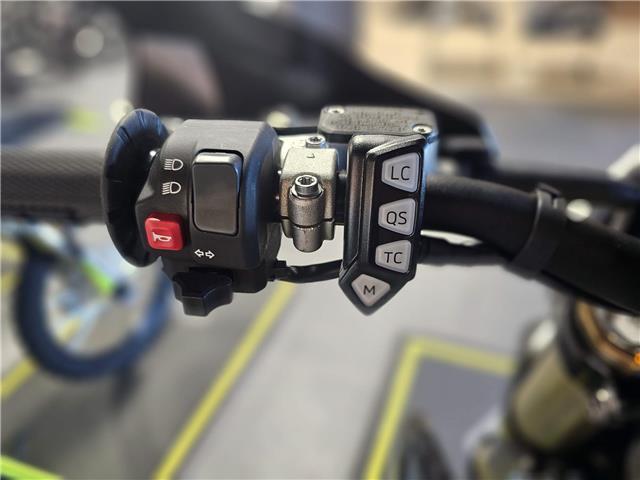 2025 Triumph, 1 km, dovoz Kanada — foto 4 z 5
