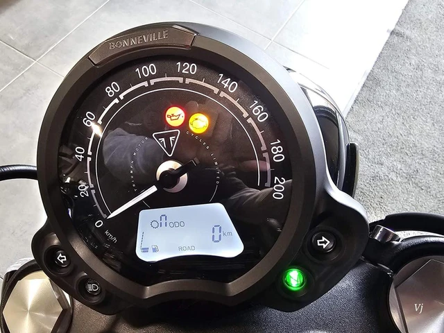 2026 Triumph, 1 km, dovoz Kanada — foto 5 z 5