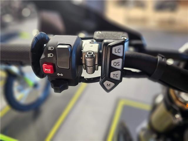 2026 Triumph, 1 km, dovoz Kanada — foto 5 z 5