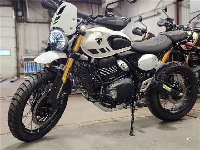 2026 Triumph, 1 km, dovoz Kanada — foto 2 z 5