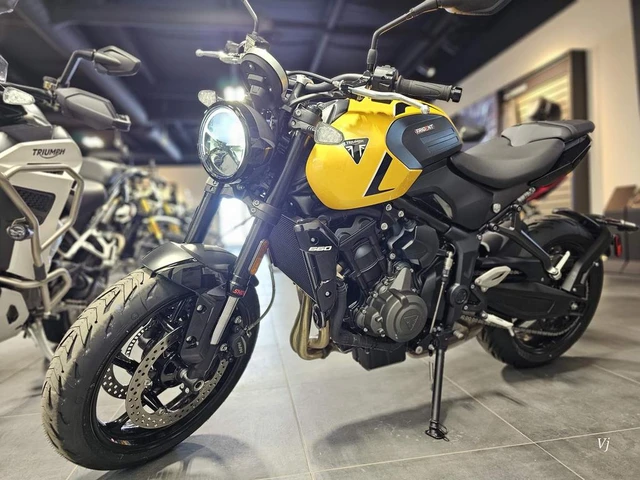 2026 Triumph, 2 km, dovoz Kanada — foto 2 z 5