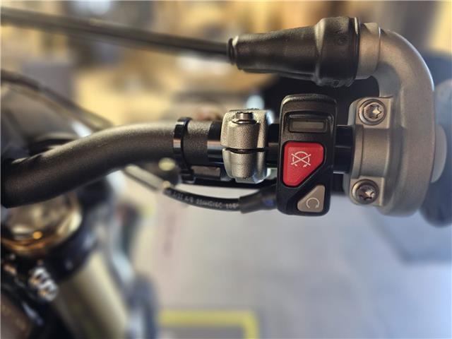 2026 Triumph, 1 km, dovoz Kanada — foto 5 z 5