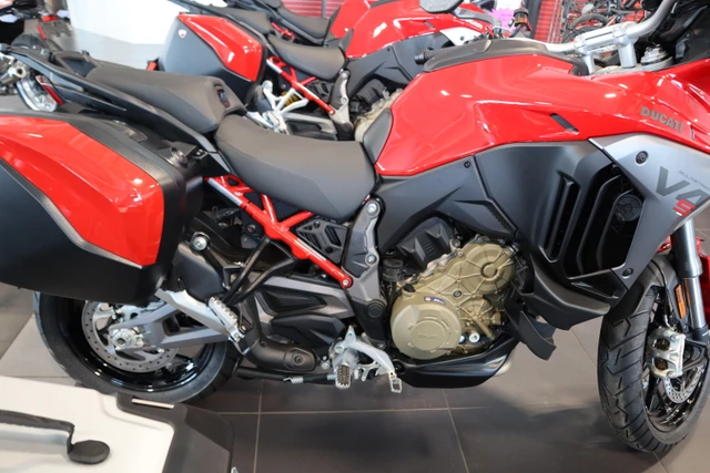 2026 Ducati, dovoz Kanada — foto 2 z 5